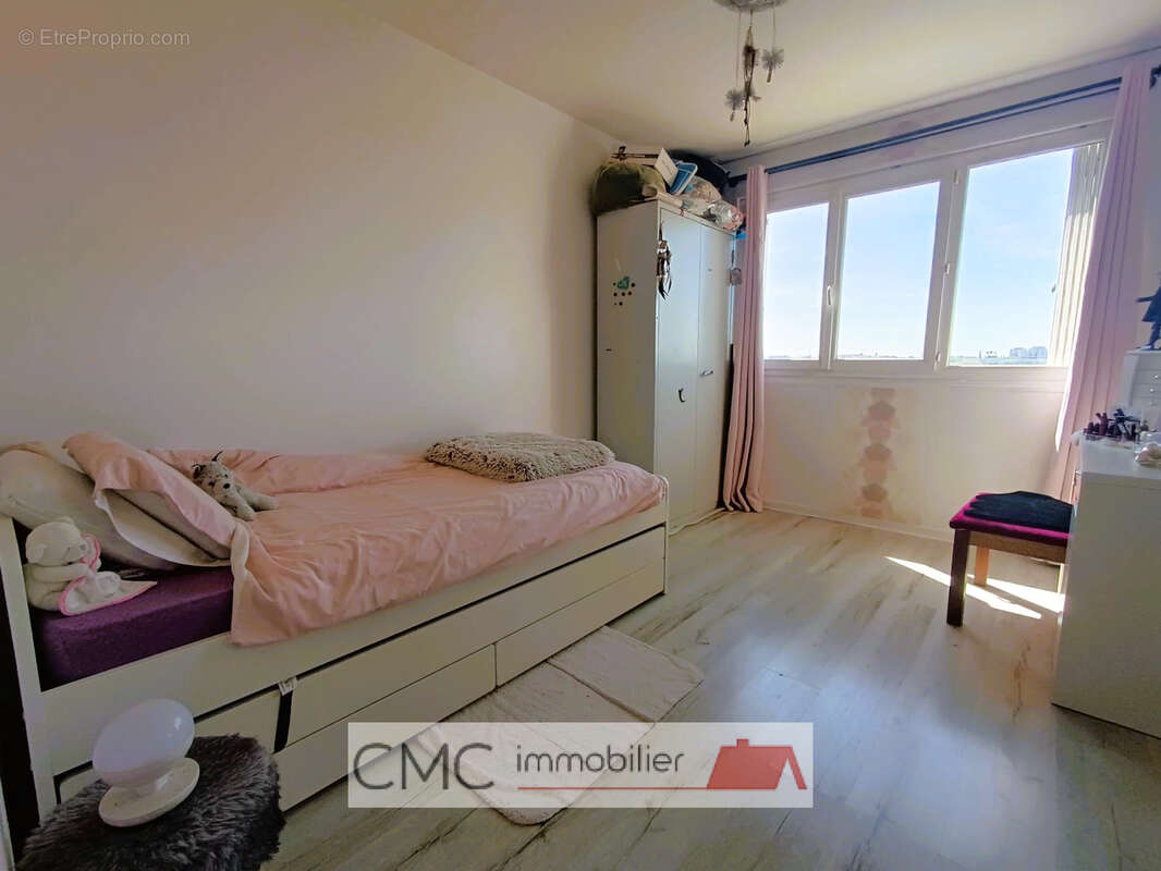 Appartement à MAINVILLIERS