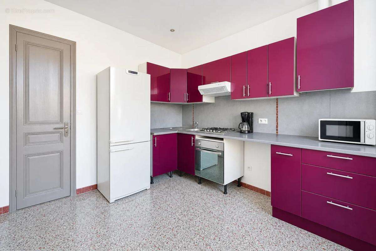 Appartement T2 lumineux avec potentiel à Nice - photo 4