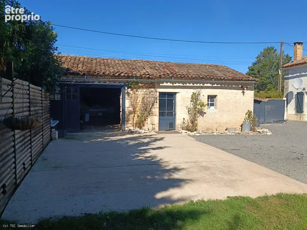 Belle Maison en Pierre avec Piscine, Dépendances et Jardin - photo 39