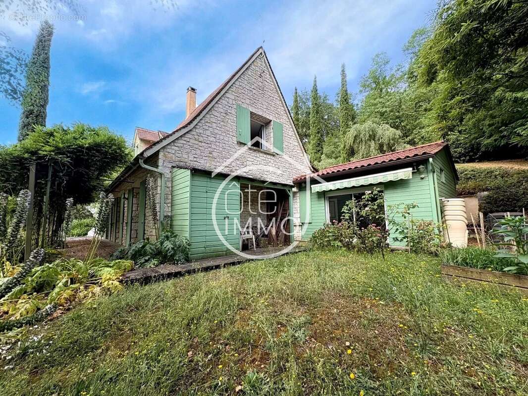 PRIGONRIEUX : Belle périgourdine rénovée 6 pièces de 210m² avec jardin - photo 12