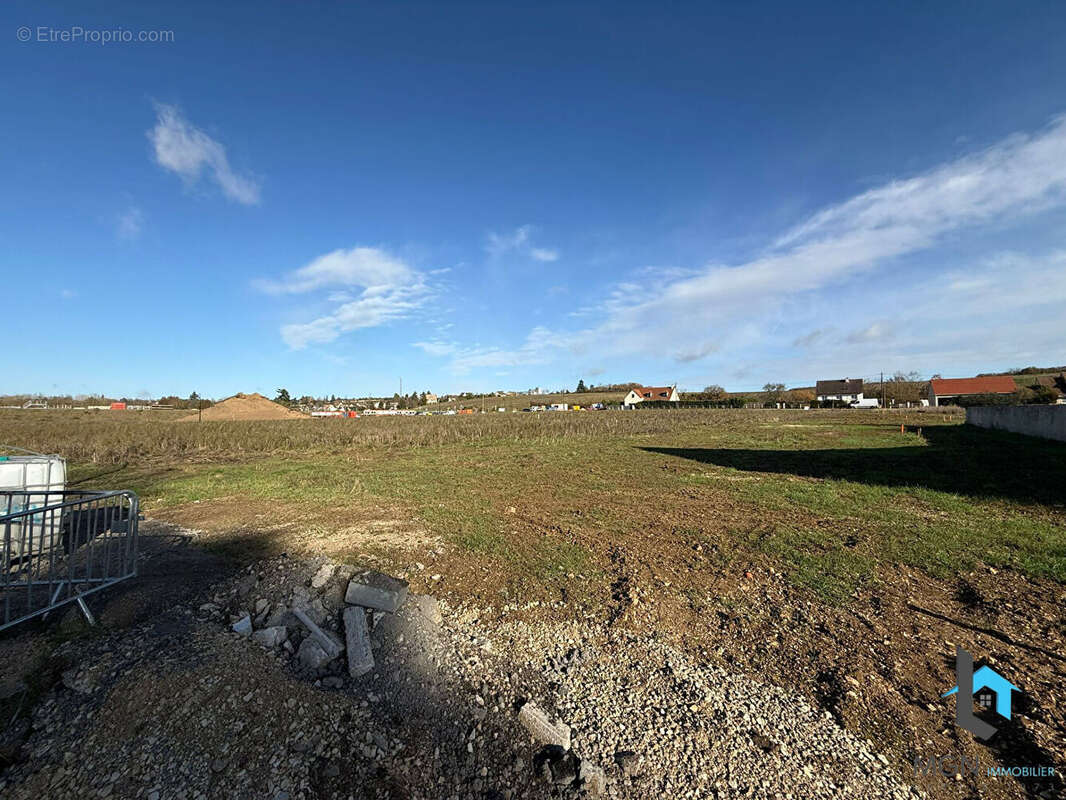Terrain à COULOMBS