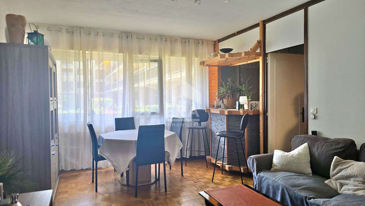 Appartement à THIAIS