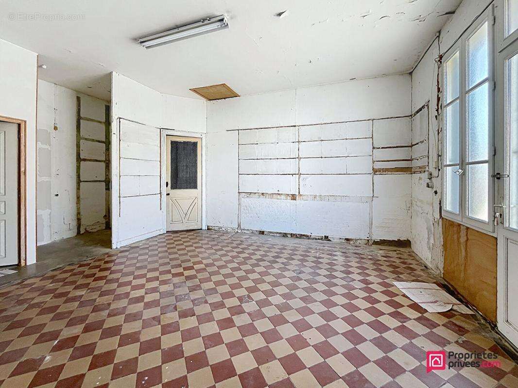 La Rochelle Fétilly - Votre bureau ou Local Professionnel - Échoppe de 50 m² à aménager - photo 5