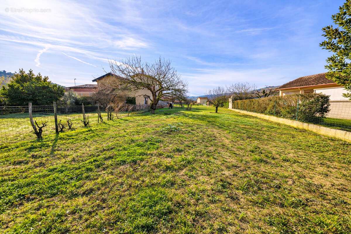 Terrain à SERVES-SUR-RHONE