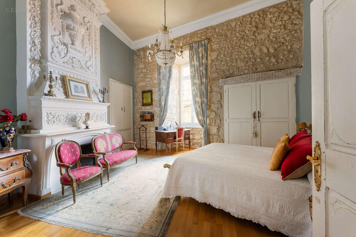 Château médiéval XII e Siecle rénové entre mer et Montagne avec vue  en 360 degrés sur la vallée verdoyante - photo 18