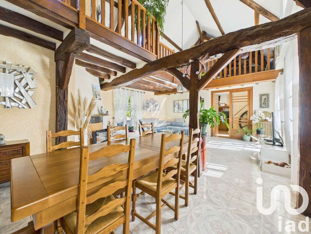 Photo 8 - Maison à VILLENEUVE-LA-GUYARD