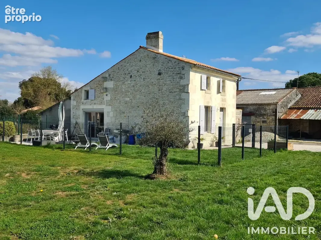 Photo 1 - Maison à SAINT-PORCHAIRE
