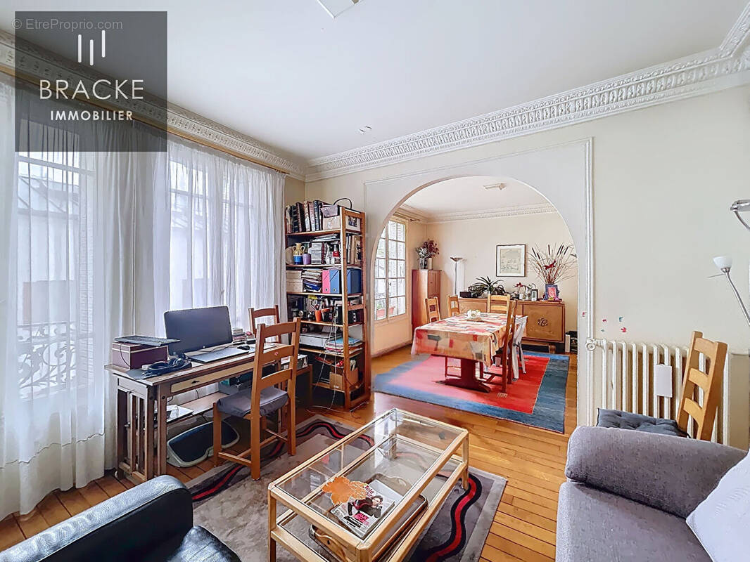 Appartement à COURBEVOIE