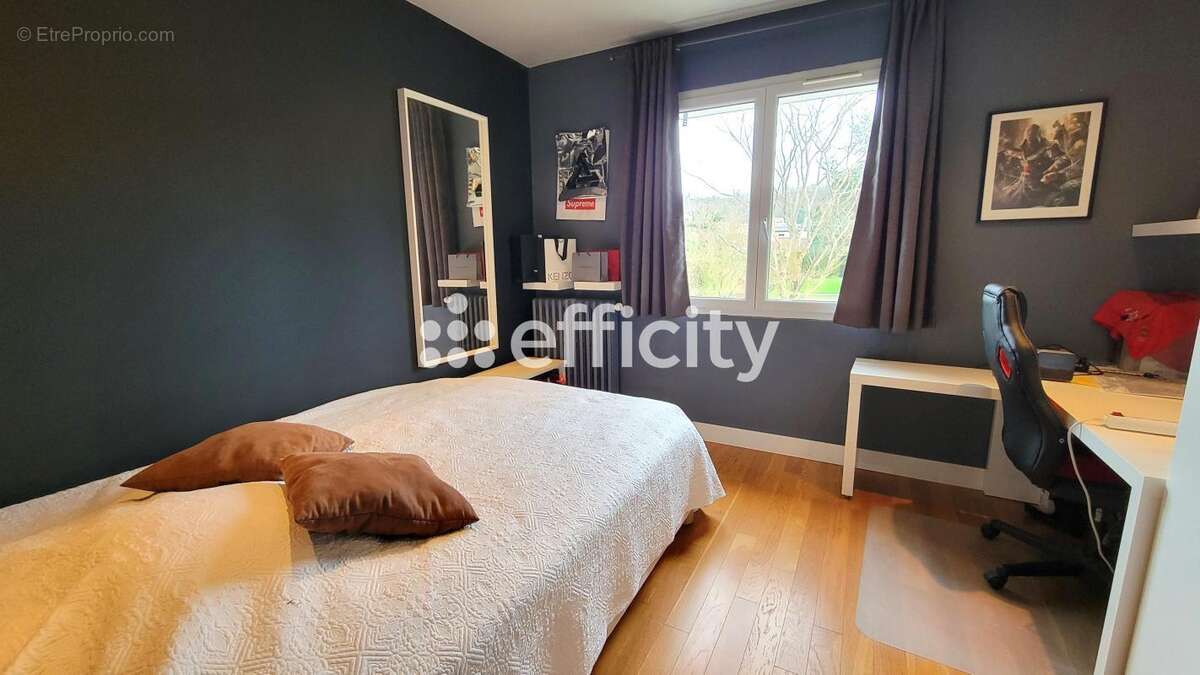 Maison à FLEURIEU-SUR-SAONE