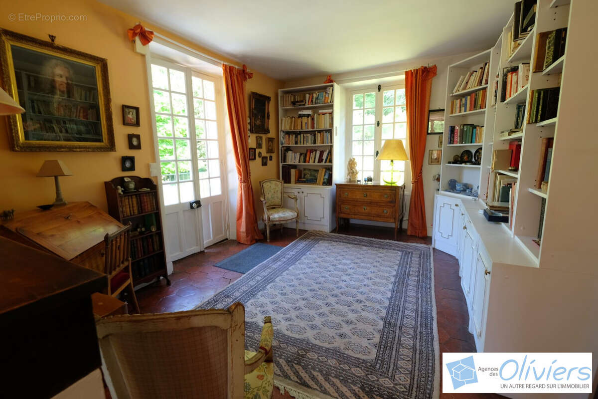 Maison à MILON-LA-CHAPELLE