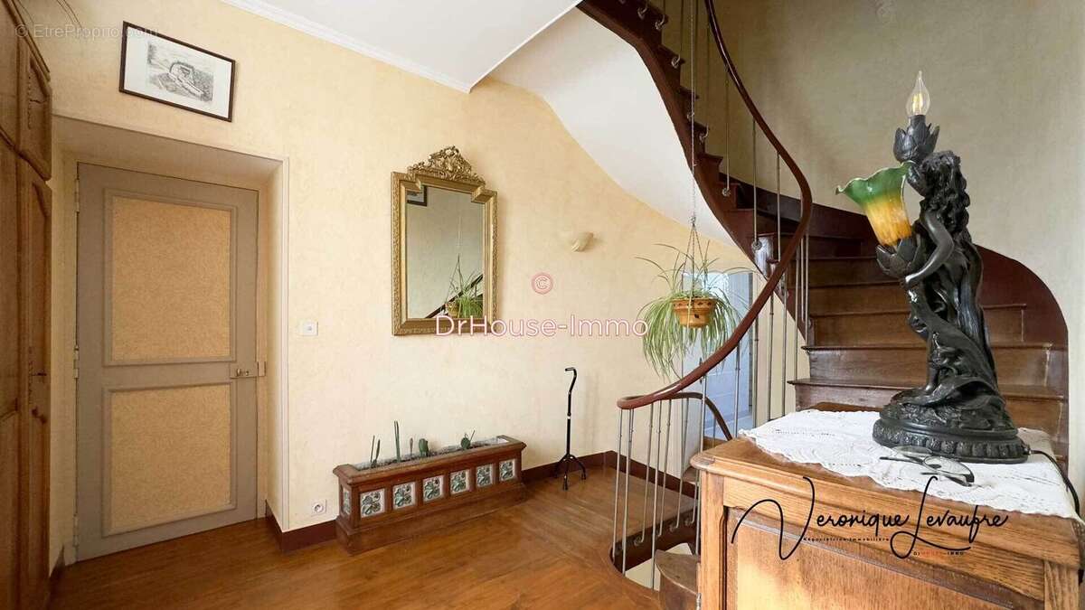 Maison 247 m² à Blainville-Sur-Mer  - photo 8