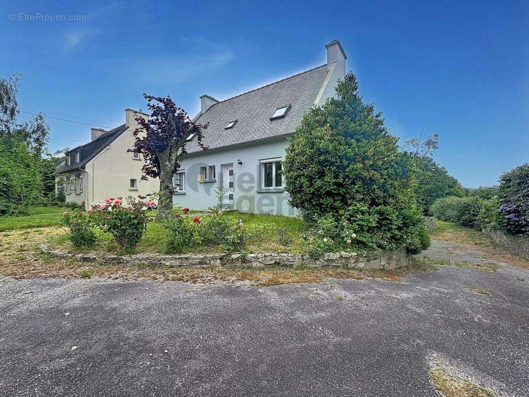 Maison familiale de 125m²  sur 1180 m² de jardin -entre bourg et plage - photo 3