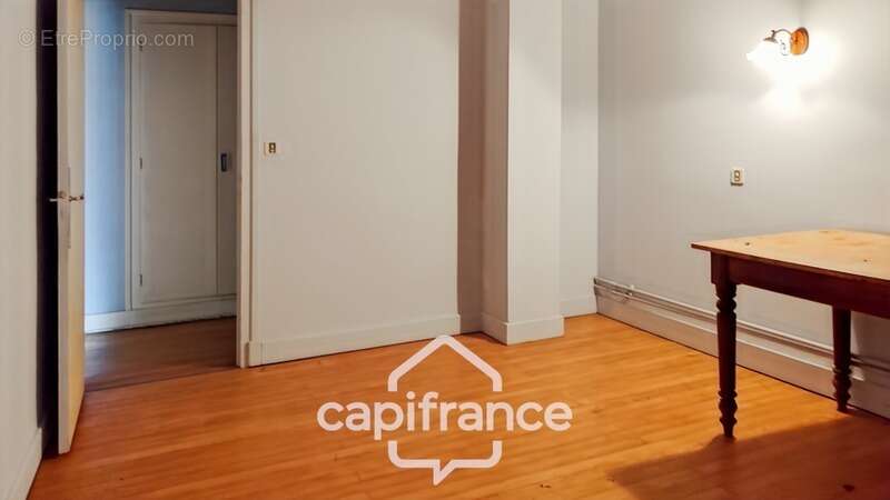 Commerce à SAUVETERRE-LA-LEMANCE