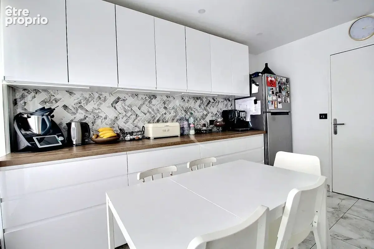 Appartement 5 pièces 103 m²  Maurepas Centre - photo 2