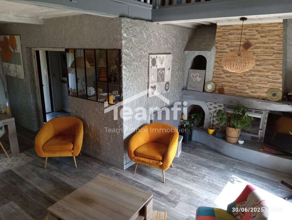 Coin Salon - Maison à PARIGNY