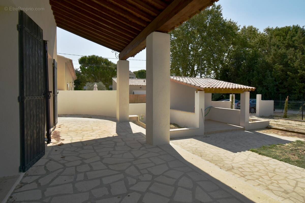 Maison à FONTVIEILLE