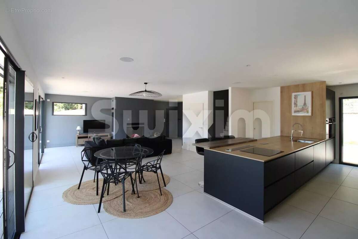 Maison à BOURGOIN-JALLIEU