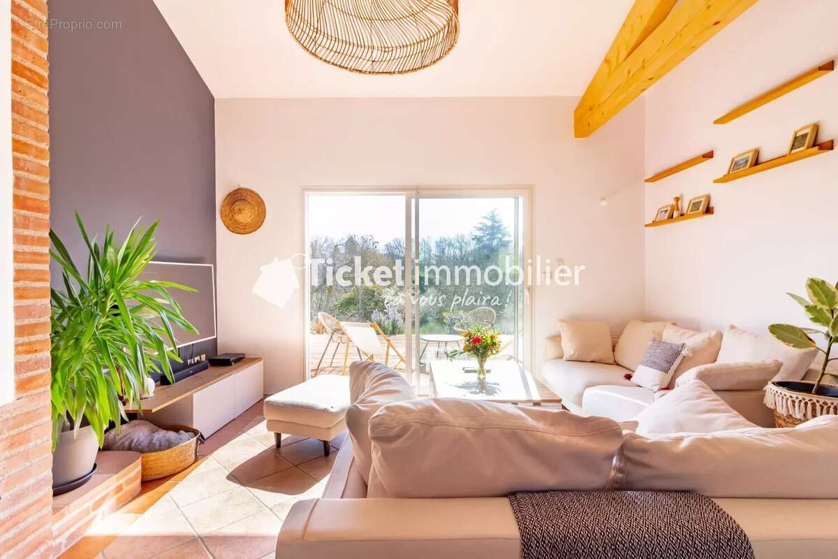 Maison à CORNEBARRIEU