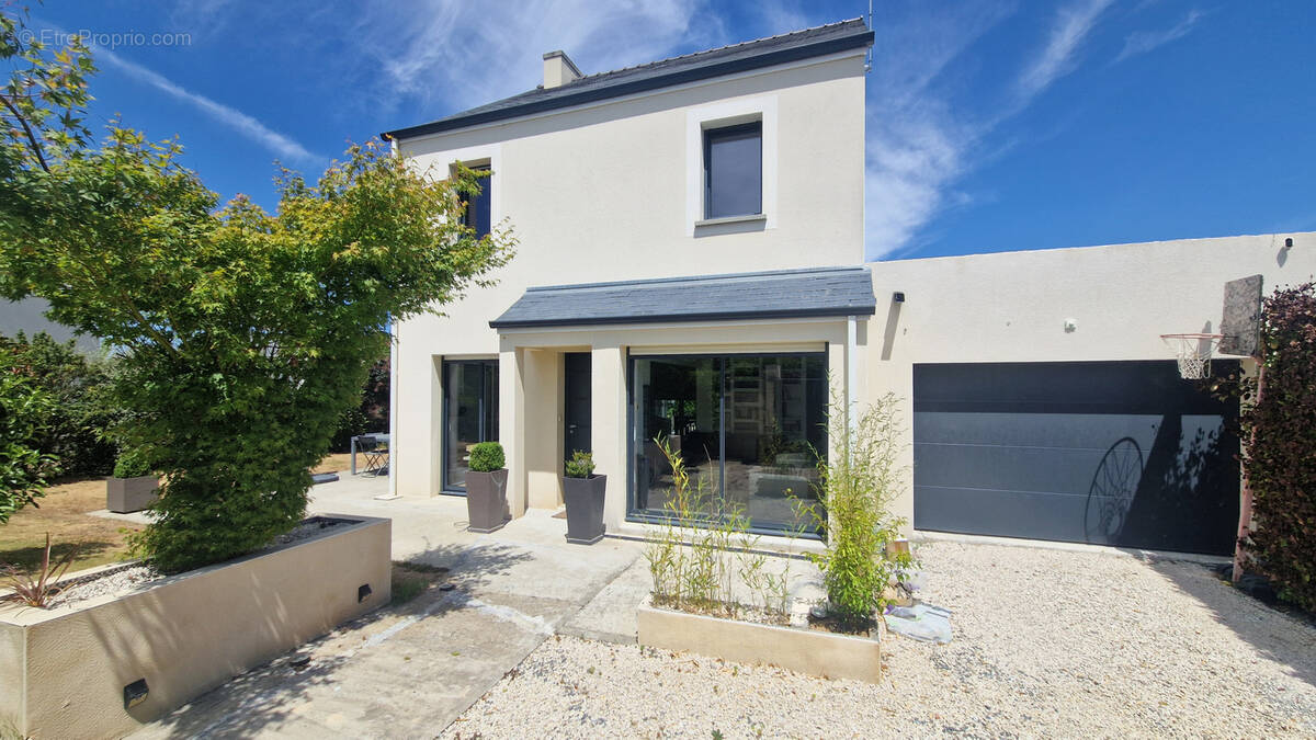 Maison à COUFFE