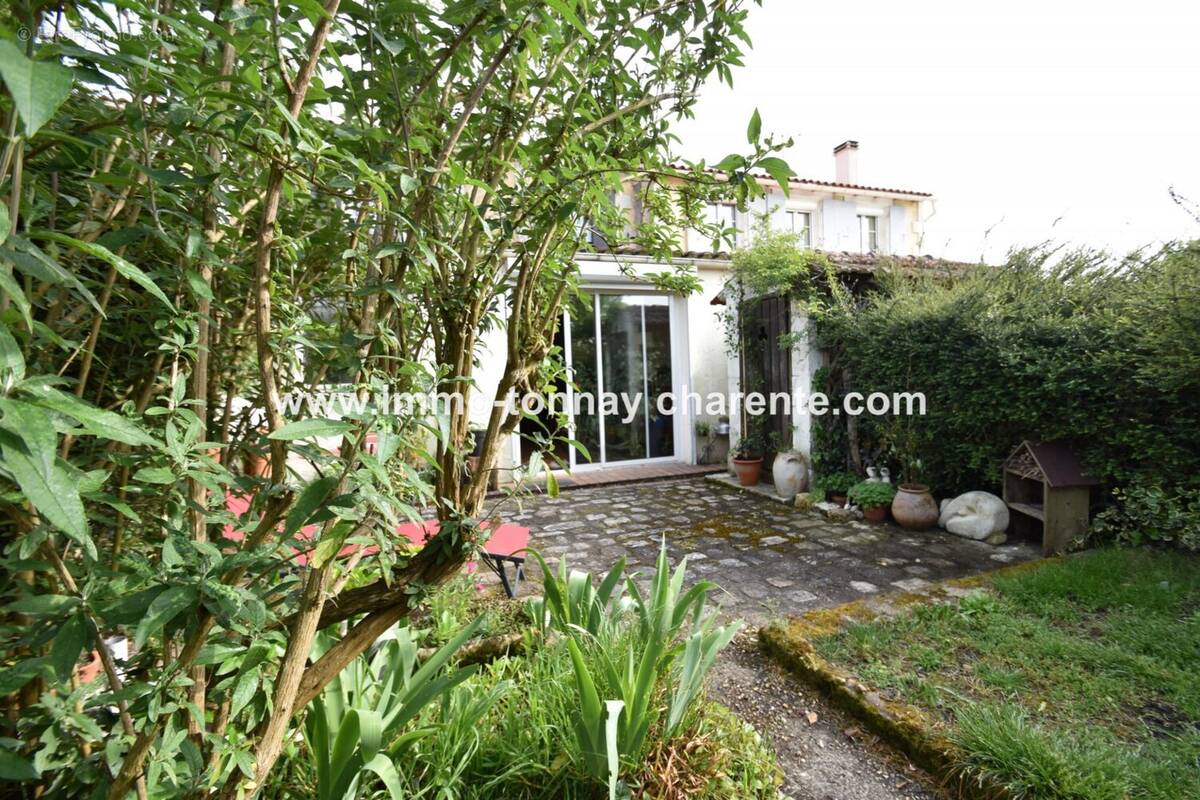 Maison à TONNAY-CHARENTE