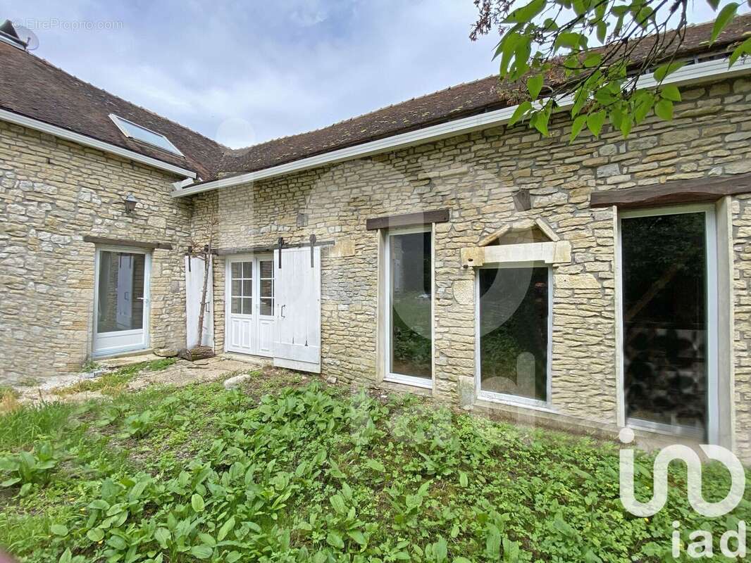 Maison 140 m² à Trichey  - photo 2
