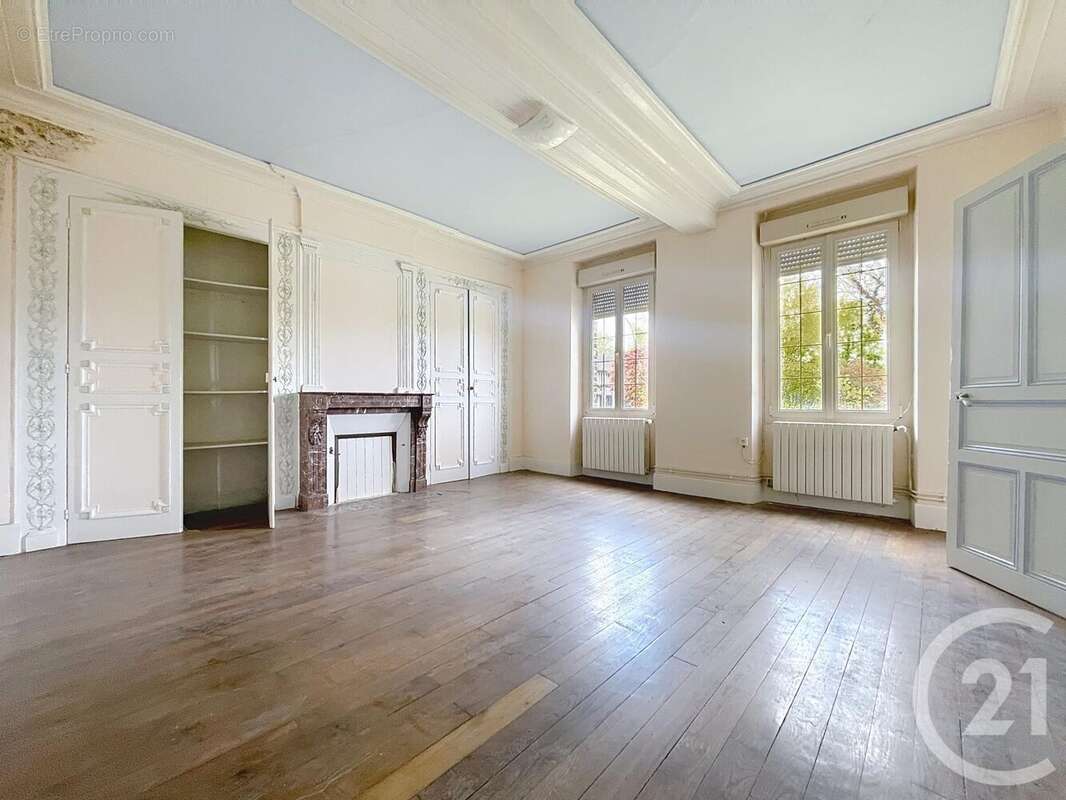 Maison à LAINES-AUX-BOIS