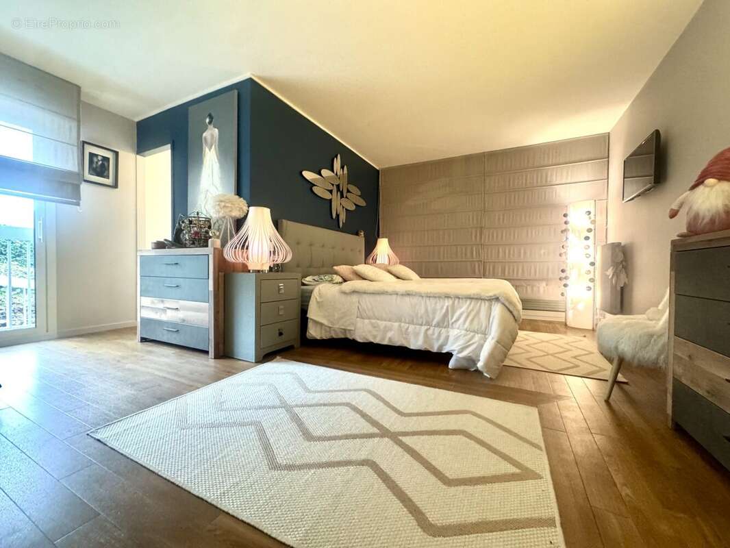 Appartement à MONT-SAINT-AIGNAN