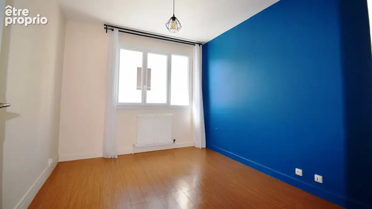 A VENDRE - Plan d'eau - Appartement 4 pièces avec garage et cave. - photo 7