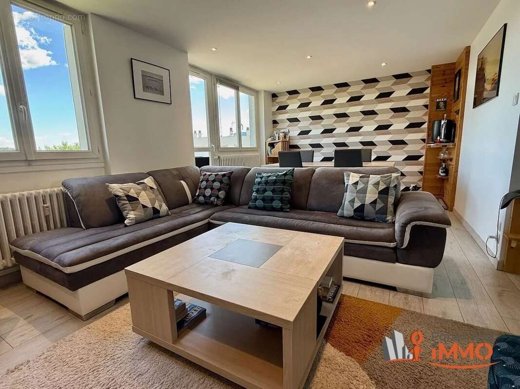 Appartement à SAINT-ETIENNE