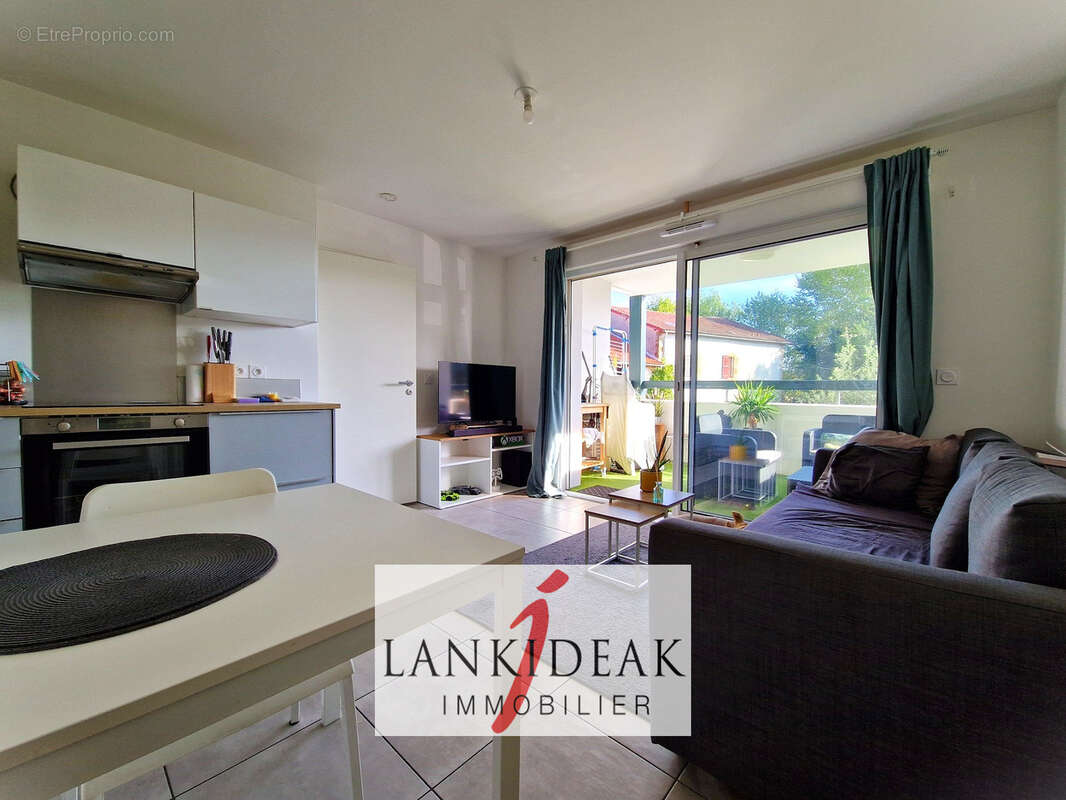 Appartement à USTARITZ