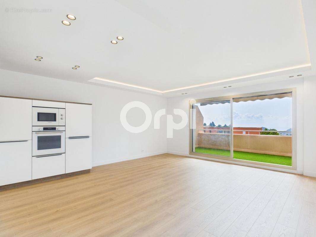 Appartement à MANDELIEU-LA-NAPOULE