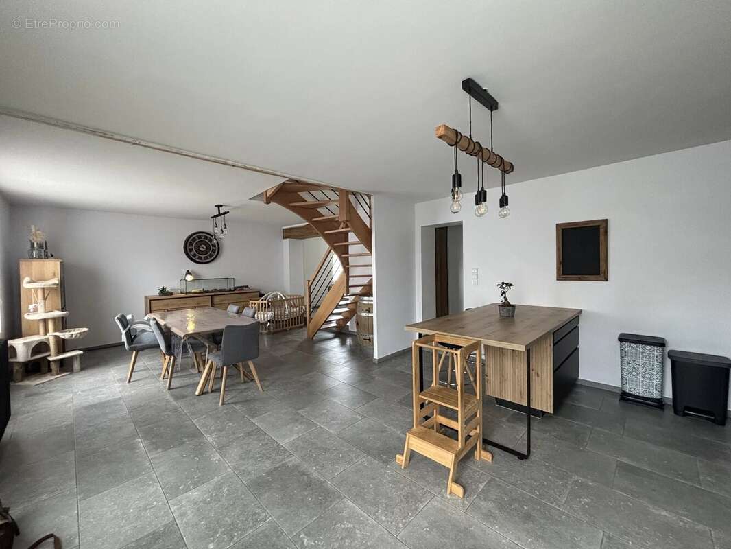 Maison à DOLLON