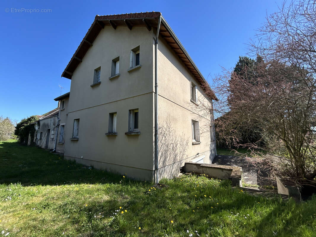 Maison à COMMENTRY