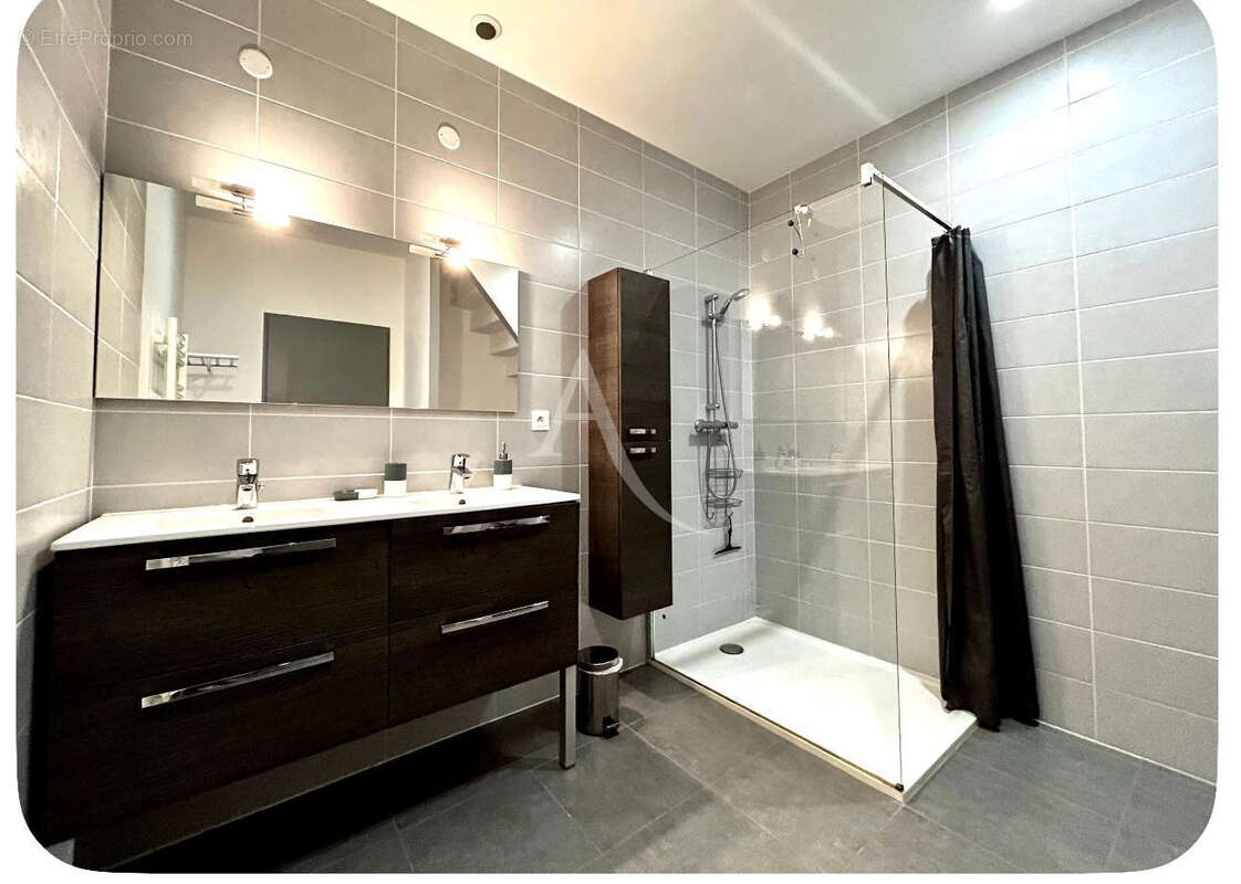 ROCHEFORT  Hyper-centre : Élégance et charme au coeur d'un hôtel particulier - photo 7