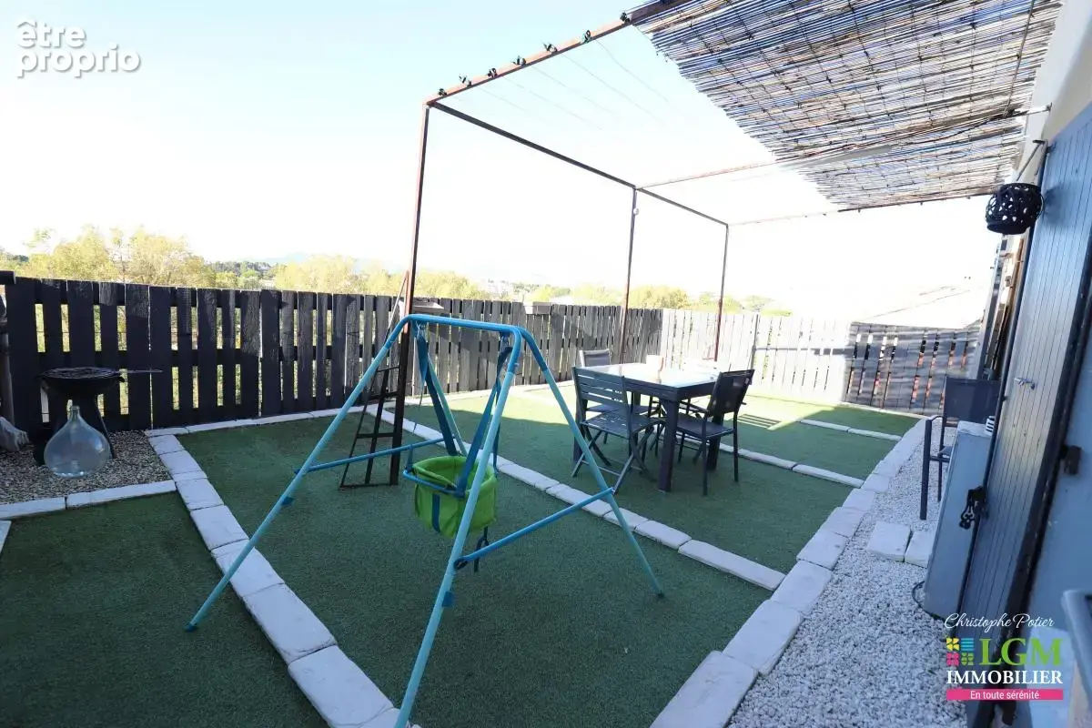CARPENTRAS (84) - Superbe appartement rénové avec terrasse de 49 m² et vue panoramique - photo 8