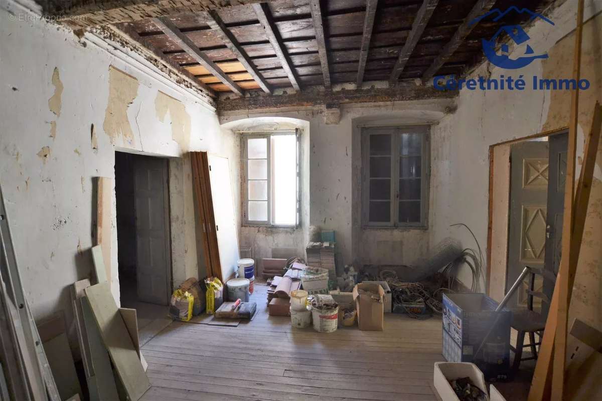 Appartement à SAINT-LAURENT-DE-CERDANS