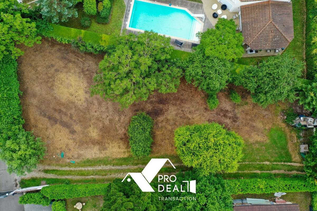 Terrain à VILLETTE-D&#039;ANTHON