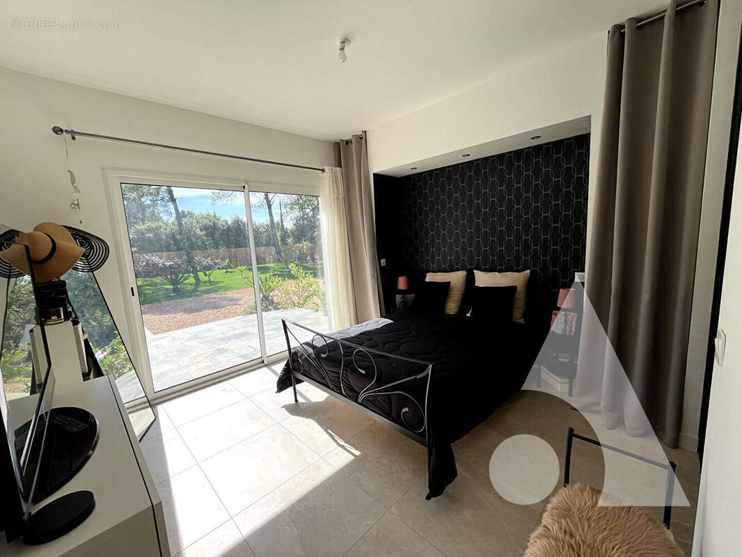 Maison à SILLANS-LA-CASCADE