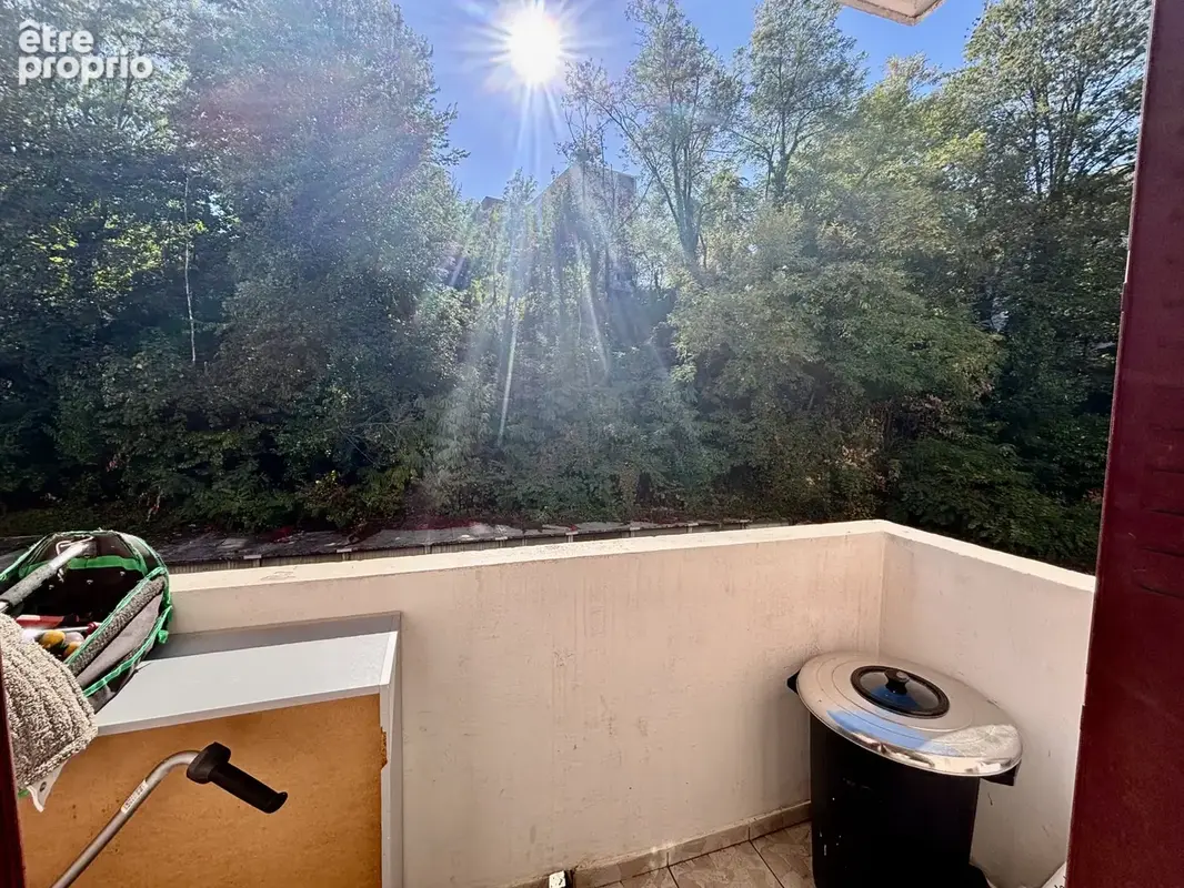 Chambéry Appartement T2 de 39 m2 à rénover avec cave et garage - photo 6