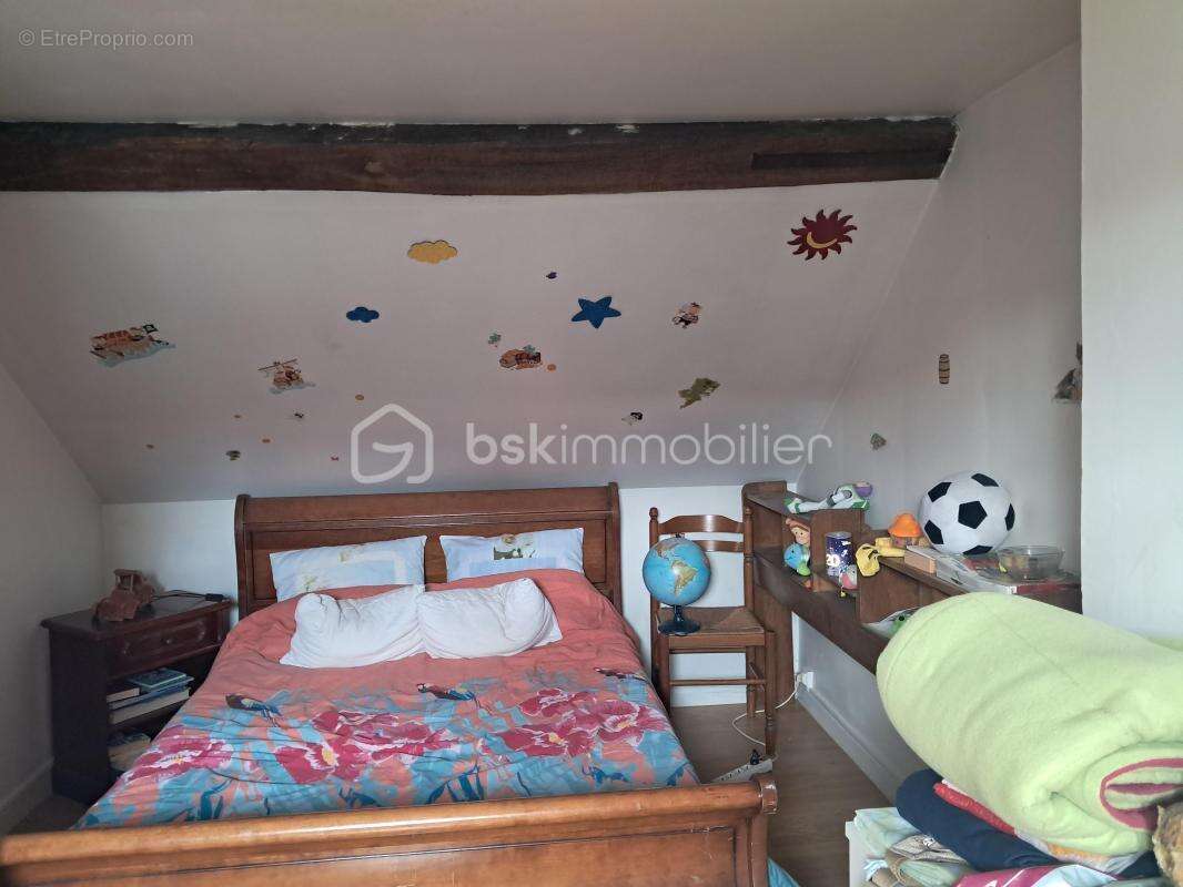   maison en pierre – 5 chambres – vie de plain-pied – cour fermée – 160 000 € - photo 5