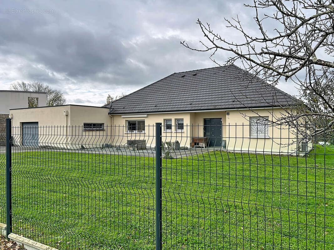 Maison à SAINT-PANTALEON-DE-LARCHE