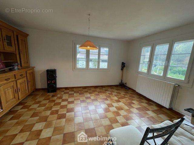 Maison à CUISE-LA-MOTTE