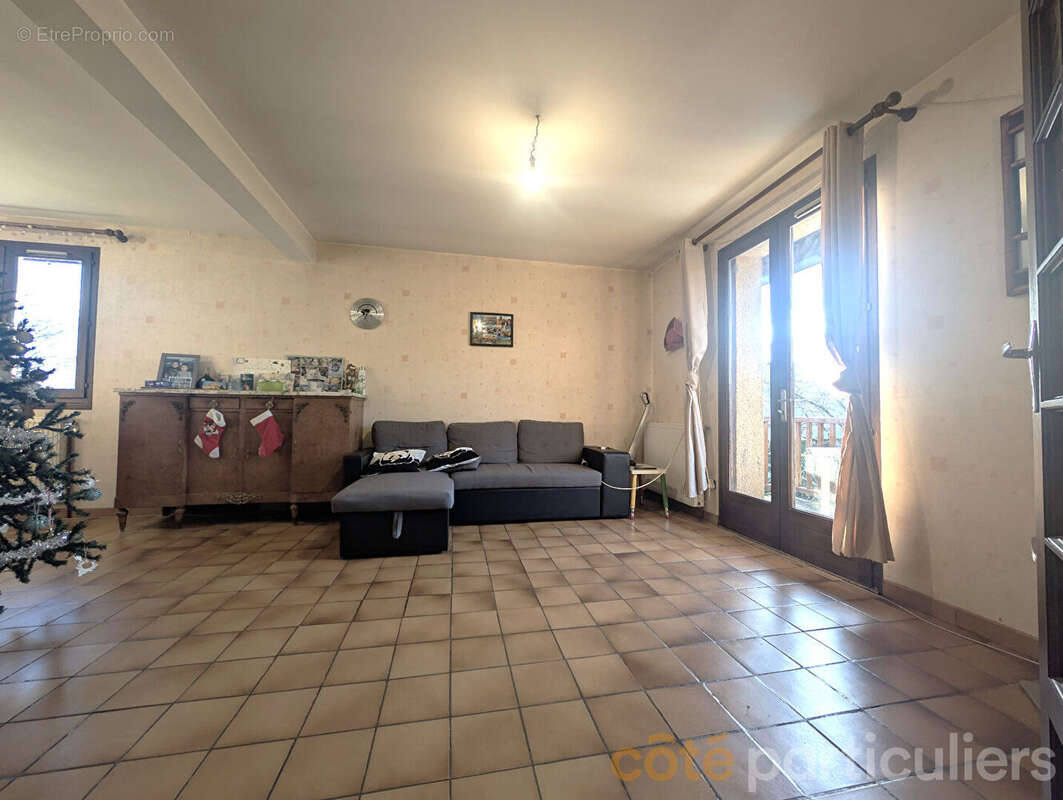 Maison à LUC-LA-PRIMAUBE