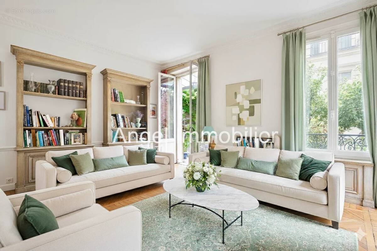 Maison à CHARENTON-LE-PONT