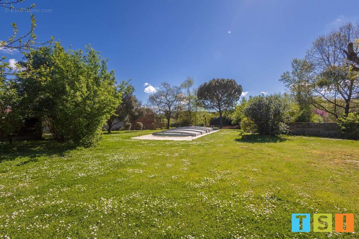 Maison à POUY-DE-TOUGES