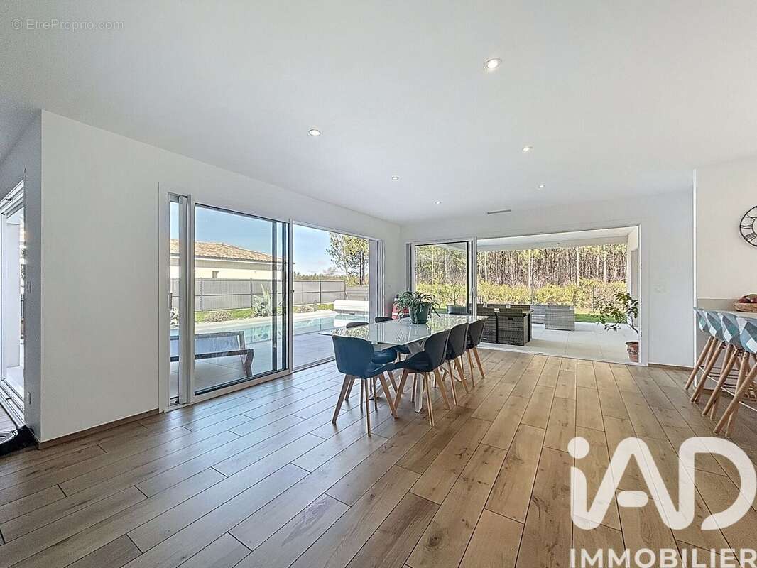 Maison 163 m² à Mios  - photo 3