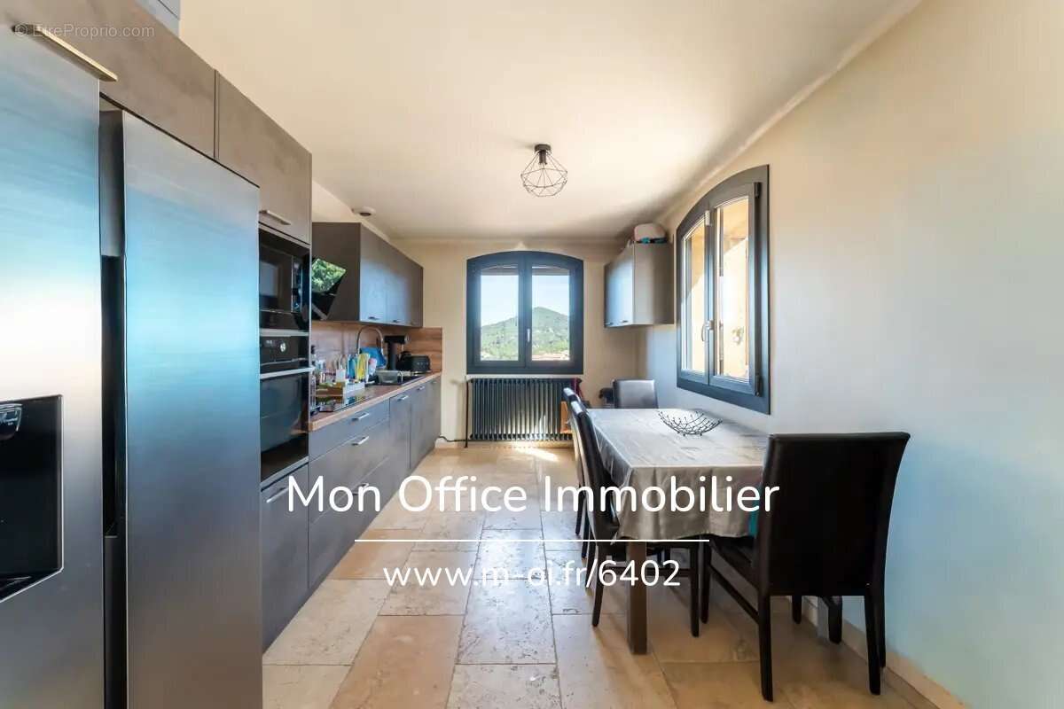 Référence : 6402-SKA. - Maison 4 pièces avec deux terrasses, un garage et 3 places de stationnement à Rognes (13840) - photo 8