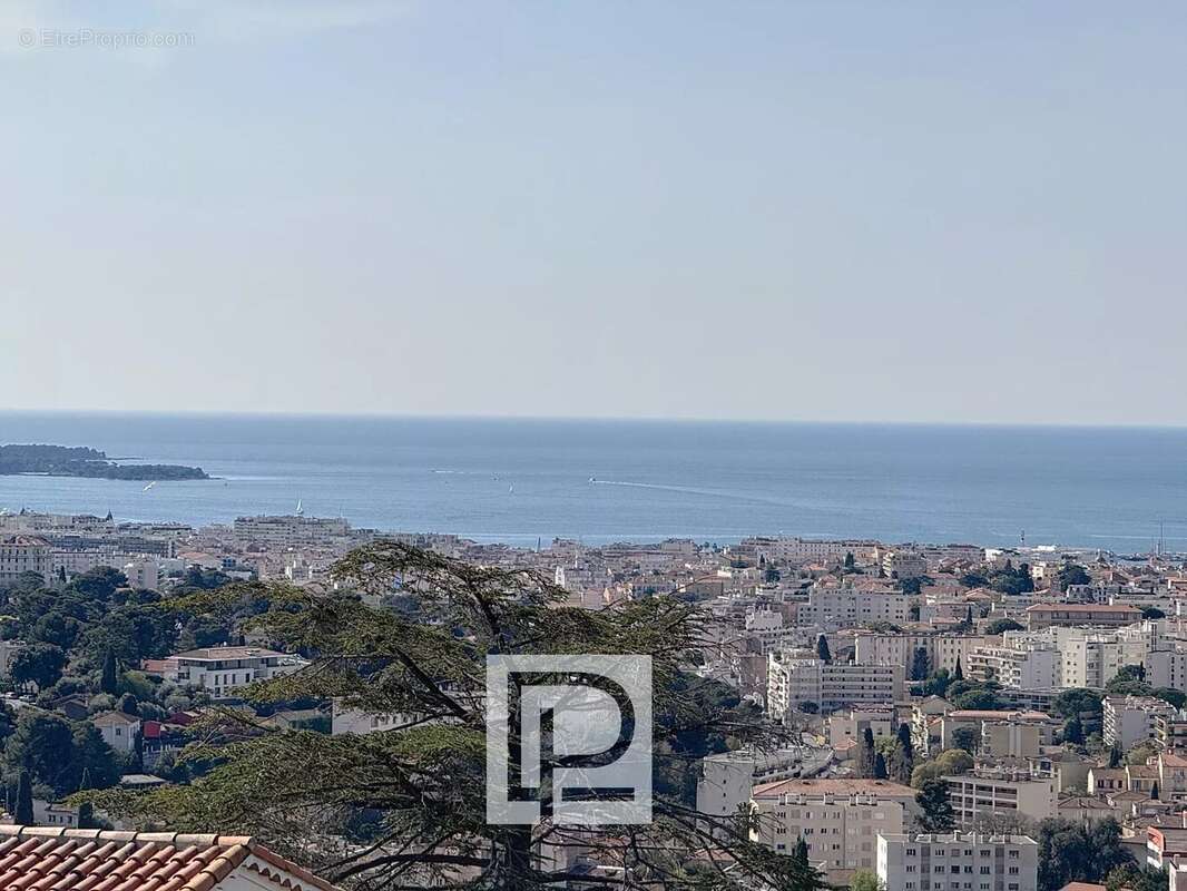 Appartement à LE CANNET