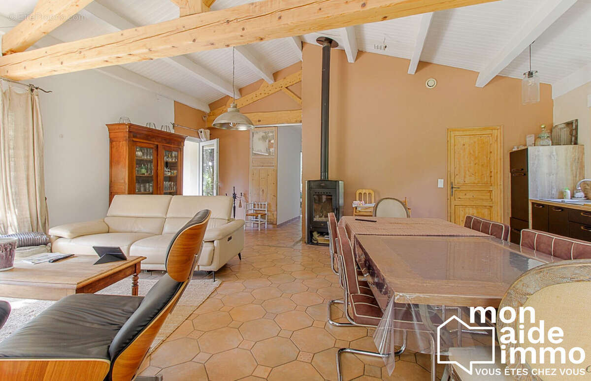 Maison à AIGREFEUILLE-D'AUNIS