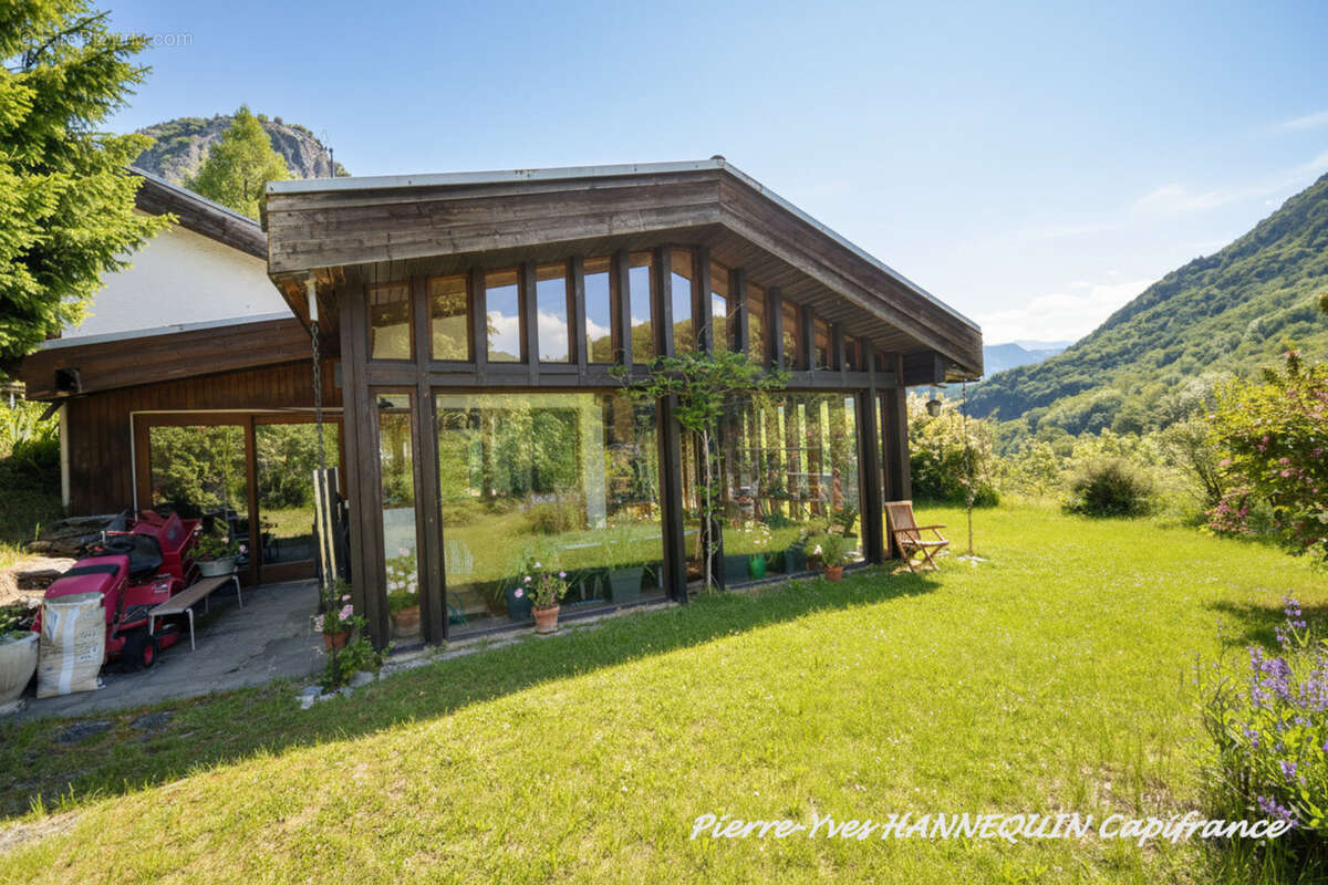 Maison d'architecte 15 pièces SALINS LES THERMES (73) - photo 2